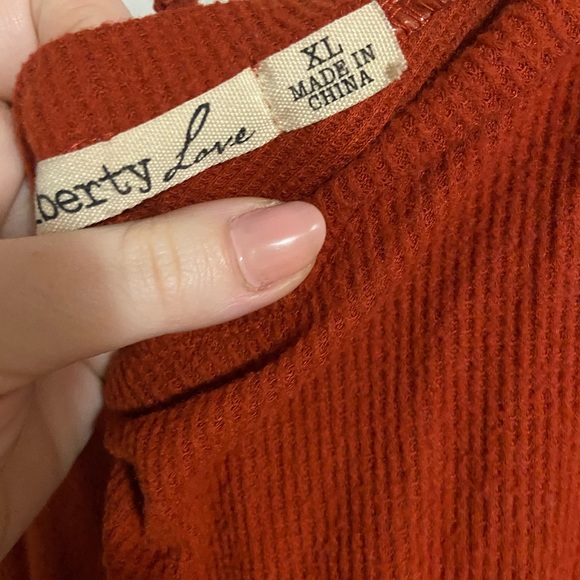 Off Shoulder, criss cross back shirt - Picture 2 of 3